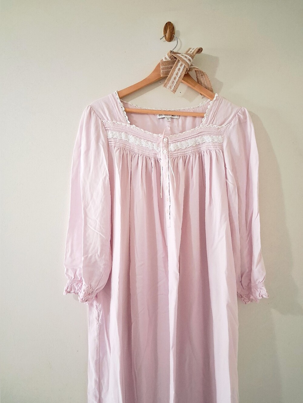 Eileen West Vintage Sweet Pea Lilac Heirloom Lace & Ribbons Ruffled Nightgown M